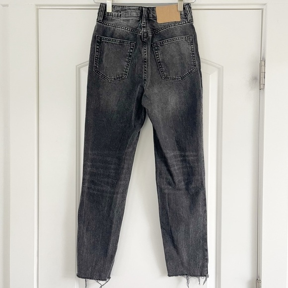 H&M High Rise Distressed Jean - 2 - Picture 4 of 5